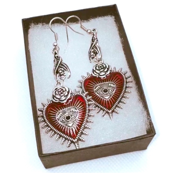 ❤️🦇NEW Boutique Halloween Earrings Silver Tone & Red Hearts Bats Evil Eye🦇❤️ - Picture 2 of 4